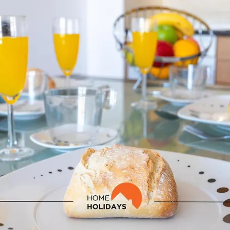 #199 Flamingo 1108 By Holidays Apartment